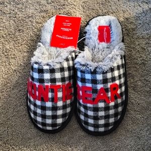 Wondershop Women's Family Auntie Bear Slippers - Black/White | Small